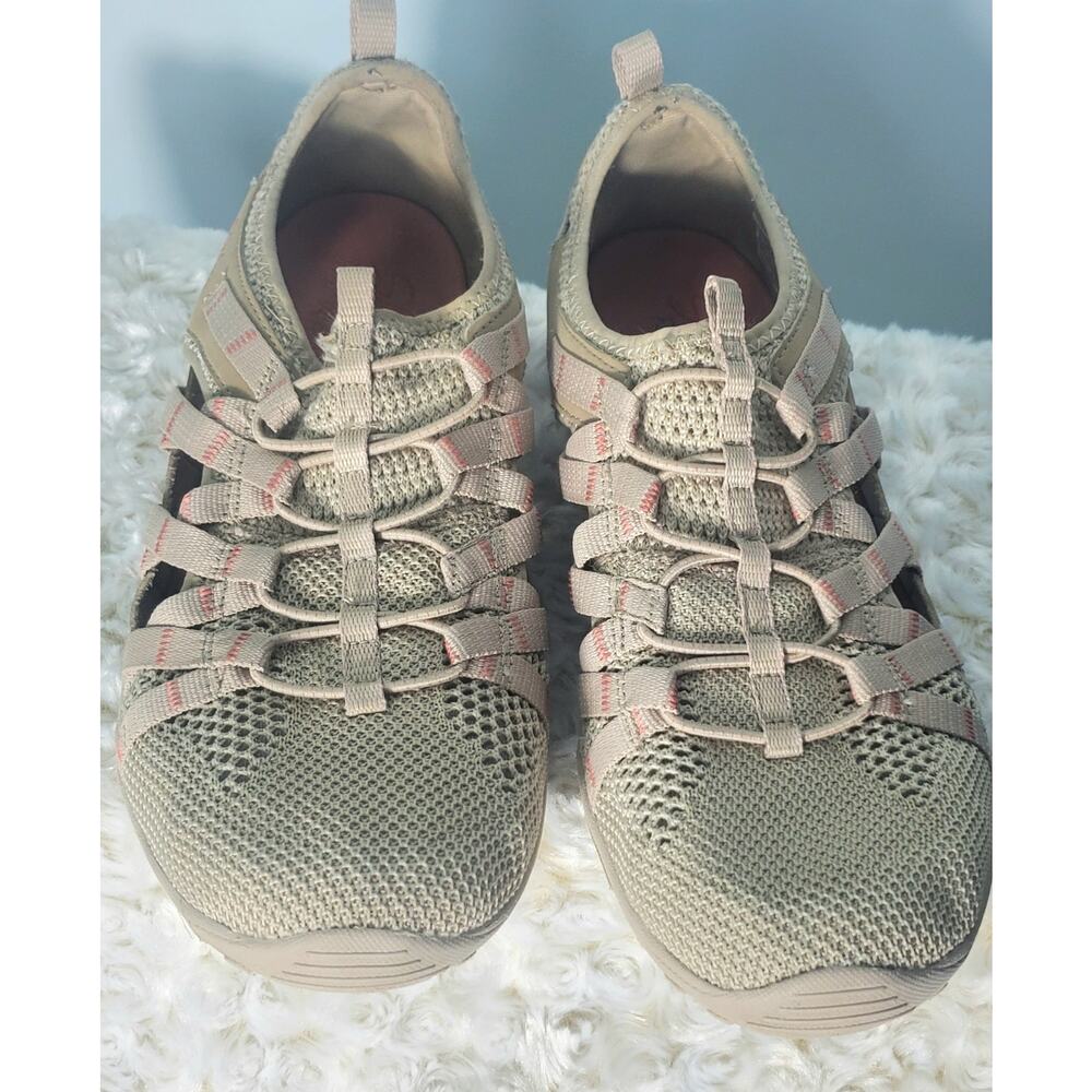 Sketchers Womens Tan Pink Slip On Hiking Shoes Size 9.5 Preppy Sporty Casual